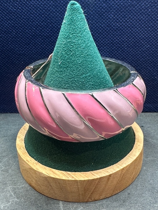 Jewelry - Two Tone Pink Swirl Enamel Bracelet NWT